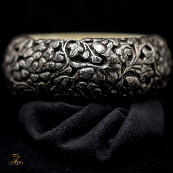 003 Armreif nepalesischer Tibetischer Repousse