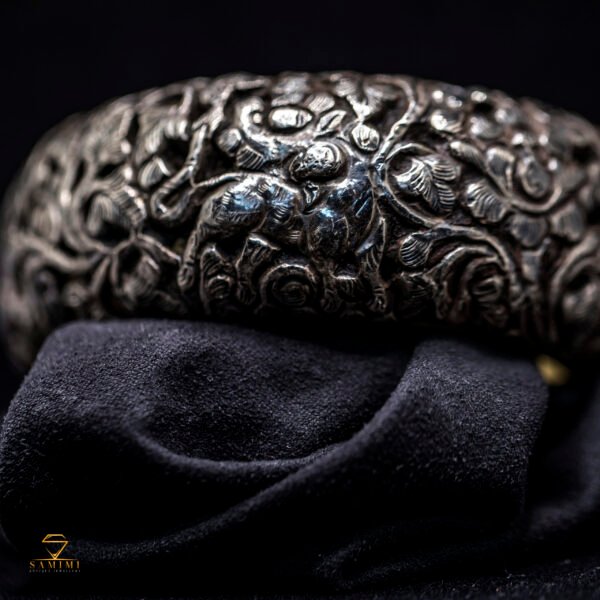 007 Armreif nepalesischer Tibetischer Repousse